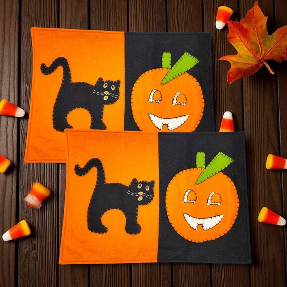 Halloween Placemats Felt Black Cat Pumpkin Jack O’Lantern Table Decor Set of 2 - Picture 1 of 7